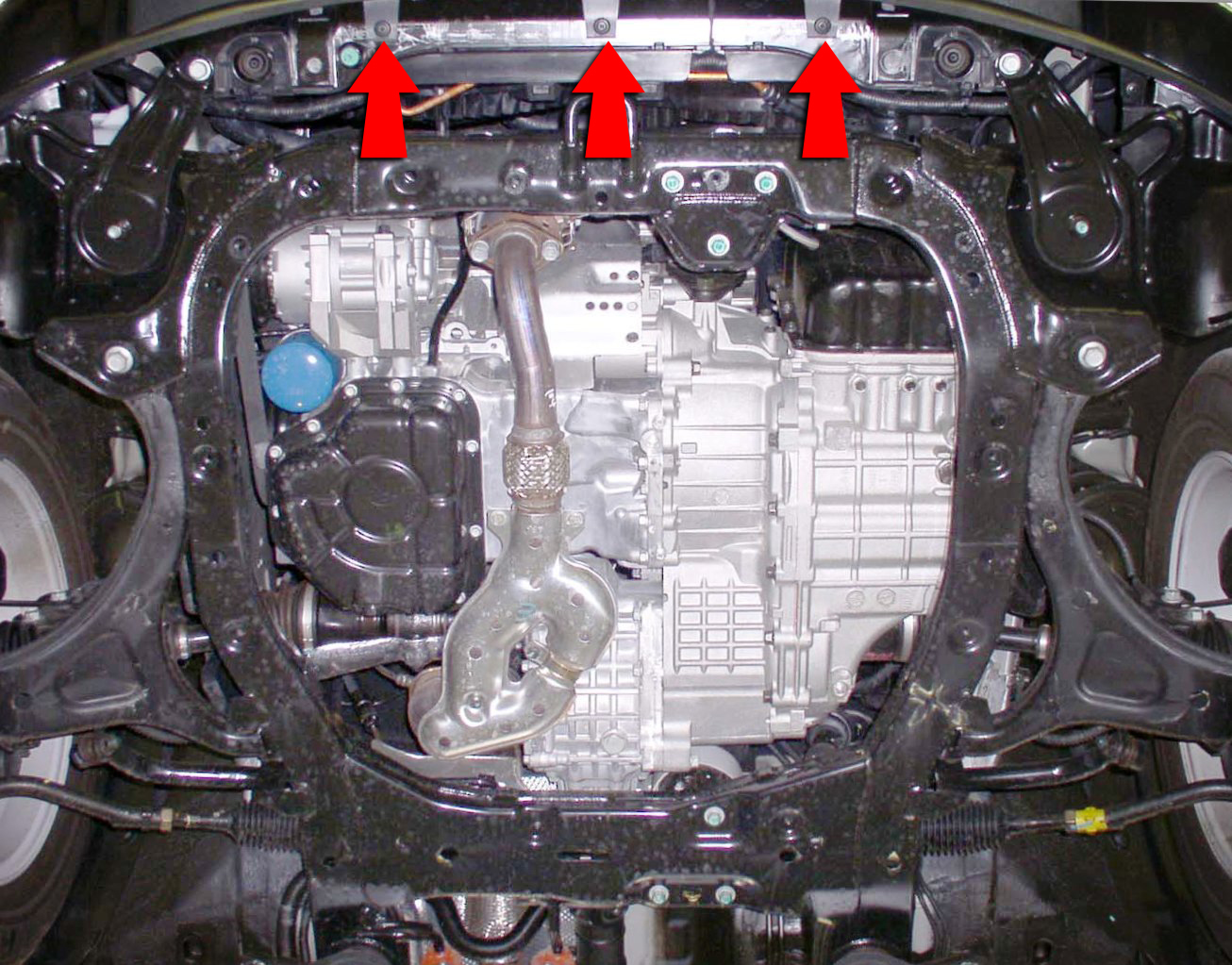 Нижнее крепление переднего бампера на Hyundai Santa Fe CM 2006-2012