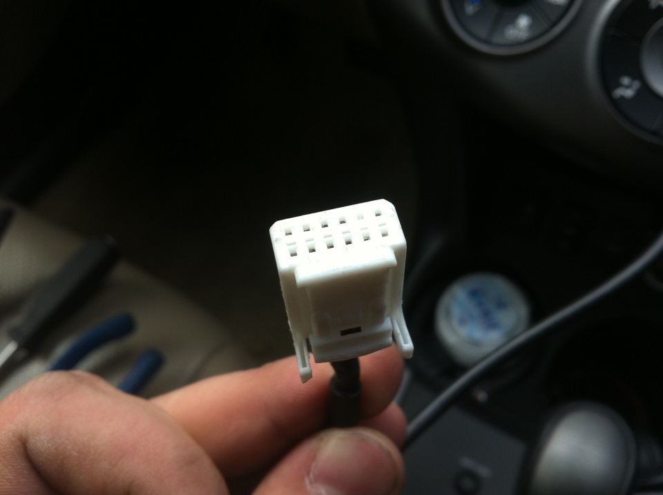 Разъем USB адаптера магнитолы Toyota RAV4 