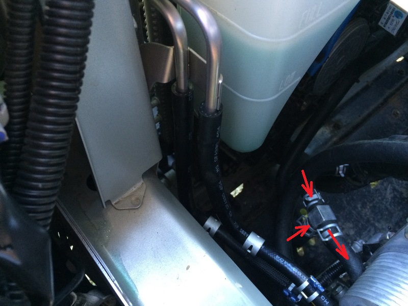 Объединение посредством тройника потока охлаждающей жидкости к теплообменнику вариатора Mitsubishi Outlander III