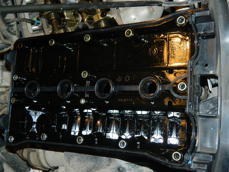 Снять крышку головки блока цилиндров на автомобиле Chevrolet Cruze J300 2008-2016