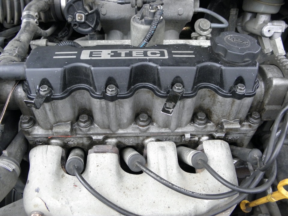 Установленная крышка головки блока цилиндров Chevrolet Lanos