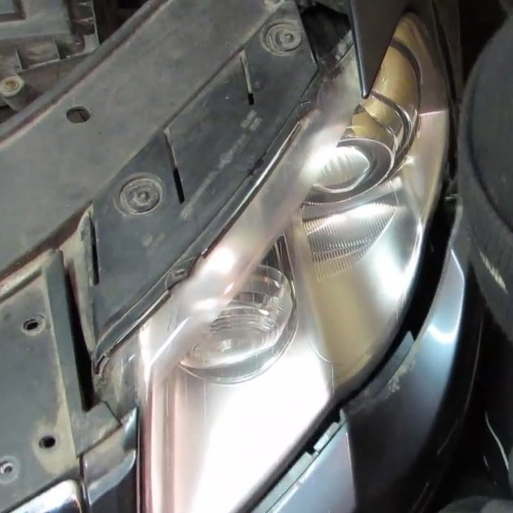 Снятие облицовки переднего бампера Volkswagen Passat B6 2005-2010