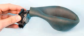 Резиновая груша для проверки клапанаПроверка клапана Nissan Qashqai