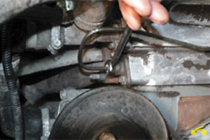 Замена гидравлического натяжителя цепи привода распределительного вала Chevrolet Niva