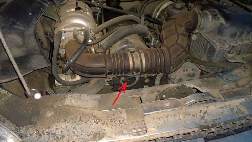 Размещение датчика положения распредвала (фаз) на двигателе Chevrolet Niva