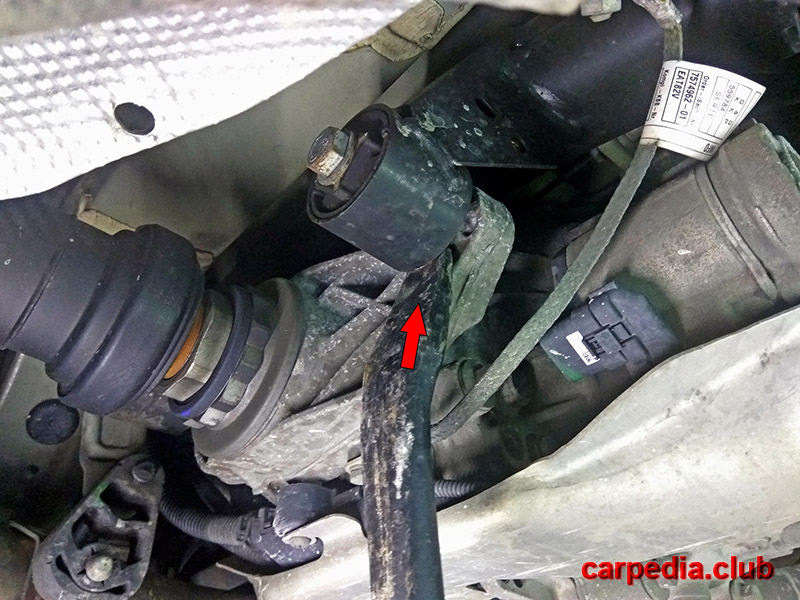 Проверка износа резинометаллического шарнира крепления редуктора к балке заднего моста BMW X5 F15