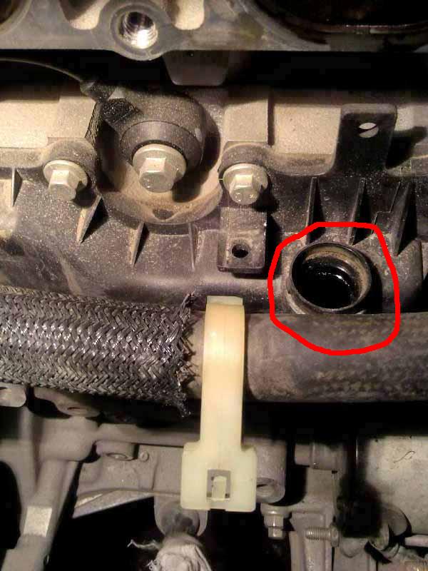 Месторасположение клапана вентиляции картера на Ford Focus 2