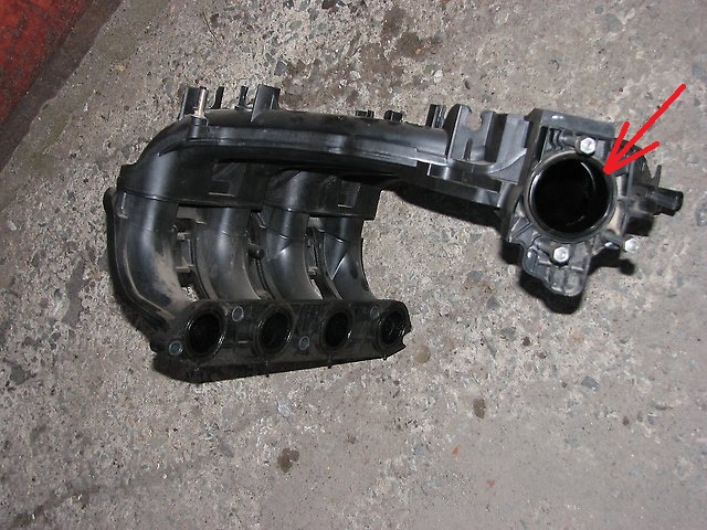 Размещение уплотнителя фланца крепления дроссельного узла двигателя ВАЗ-21126 Лада Гранта (ВАЗ 2190)