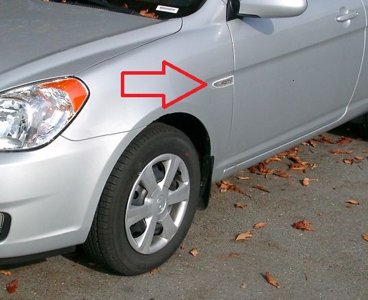 Расположение бокового указателя поворота на автомобиле Hyundai Accent MC