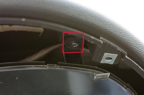 Расположение крепления панели приборов на автомобиле Hyundai Accent MC