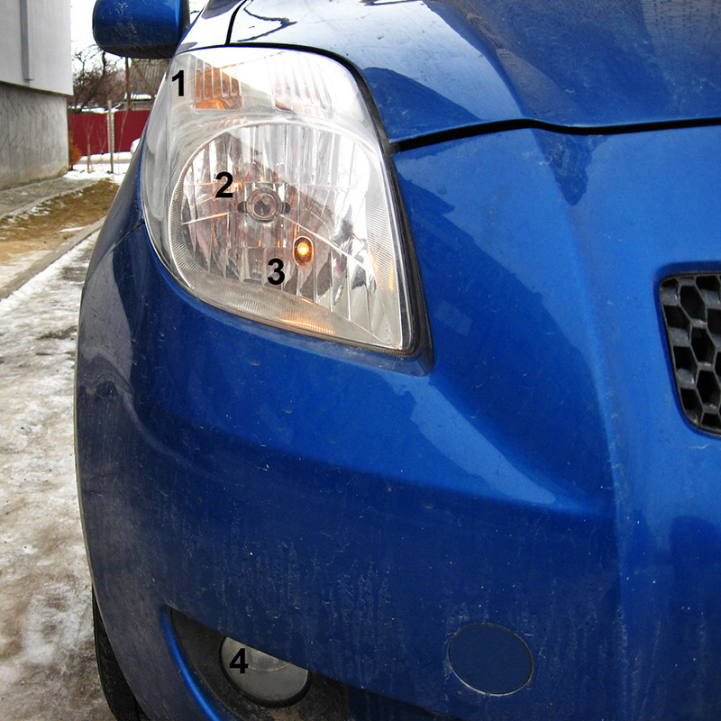 Лампы передней блок-фары автомобиля Toyota Yaris II