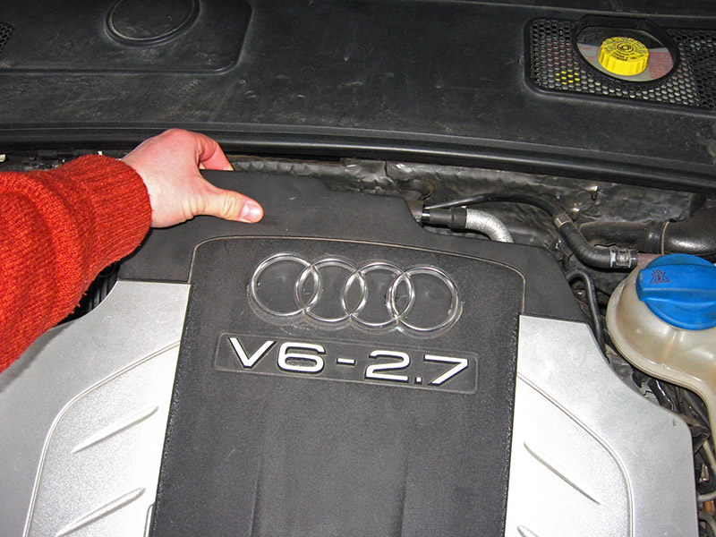 Замена крышки двигателя на Audi A6 4F/C6 2004-2011