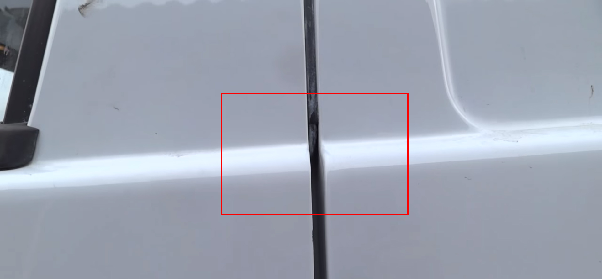 Дверь отрегулирована на автомобиле Mercedes-Benz Vito W639