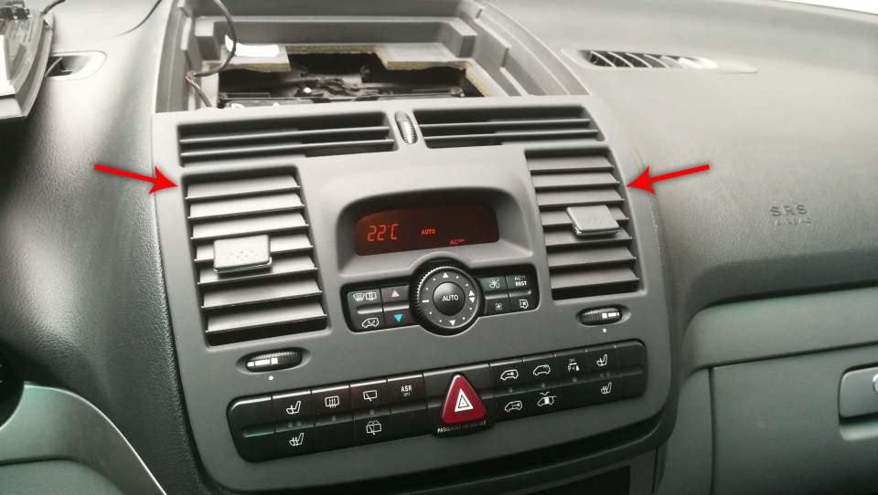 Cопла системы отопления (кондиционирования) и вентиляции салона на автомобиле Mercedes-Benz Vito W639