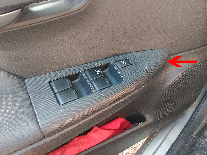 Снятие и установка обшивки передней двери Nissan Note 2004 - 2012