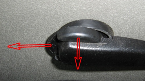 Снятие фиксатора и ручки стеклоподъемника задней двери Лада Гранта (ВАЗ 2190)