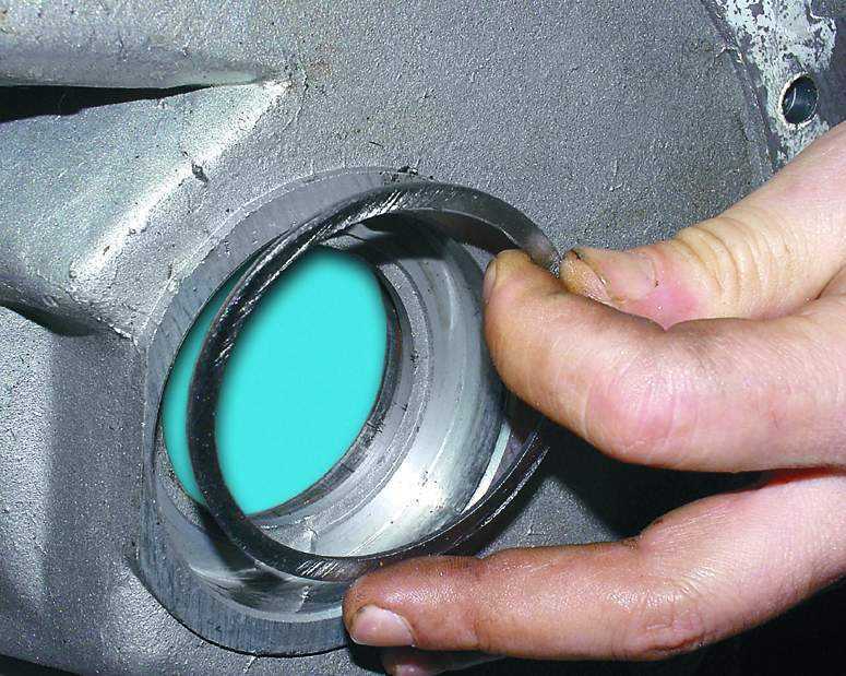 Регулировочное кольцо подшипника дифференциала в картере коробки передач Лада Гранта (ВАЗ 2190)