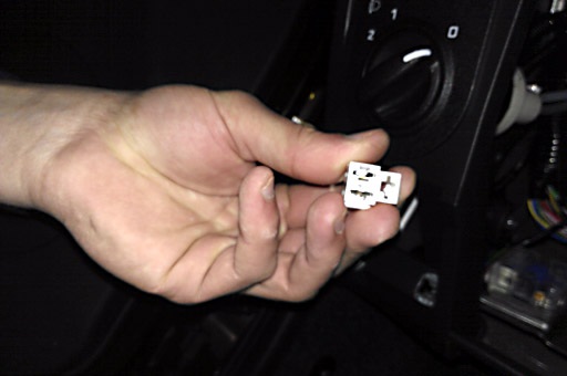 Колодка проводов кнопки открывания багажника Лада Гранта (ВАЗ 2190)
