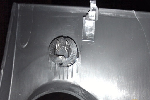 Разъем на кнопке открывания багажника Лада Гранта (ВАЗ 2190)