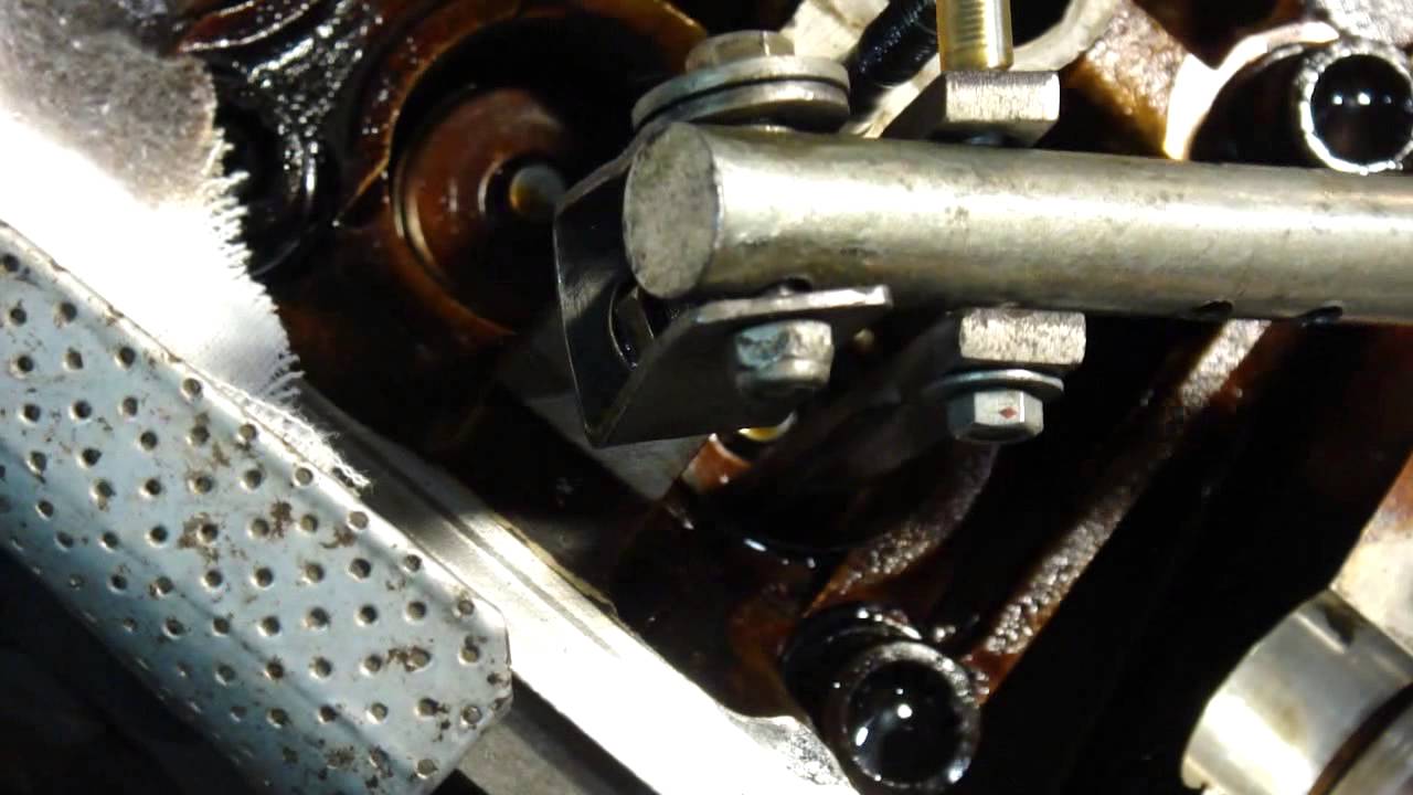 Установка приспособления для сжатия пружин клапанов двигателя ВАЗ-21126 Лада Гранта (ВАЗ 2190)