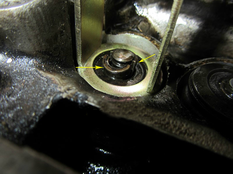 Размещение сухарей верхней тарелки пружины ГРМ двигателя ВАЗ-21126 Лада Гранта (ВАЗ 2190)