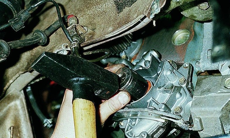 Запрессовка переднего сальника коленчатого вала Лада Гранта (ВАЗ 2190)