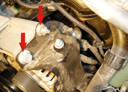 Болт и гайка верхнего крепления генератора Ford Focus 2