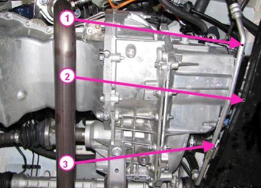 Отсоединение трубопровода гидроусилителя рулевого управления от подрамника передней подвески Lada Largus