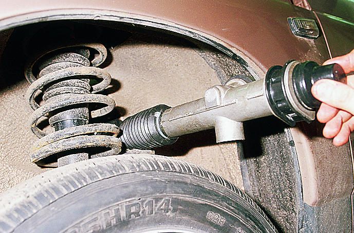 Извлечение рулевого механизма Лада Гранта (ВАЗ 2190)