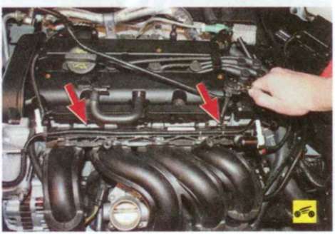 Снятие форсунок и топливной рампы автомобиля Ford Focus 2