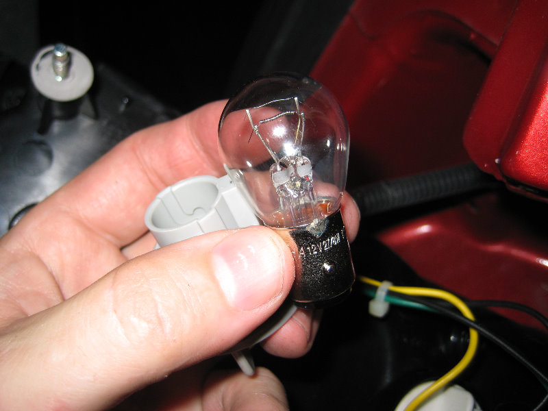 Лампа стоп-сигнала на Hyundai Santa Fe CM 2006-2012