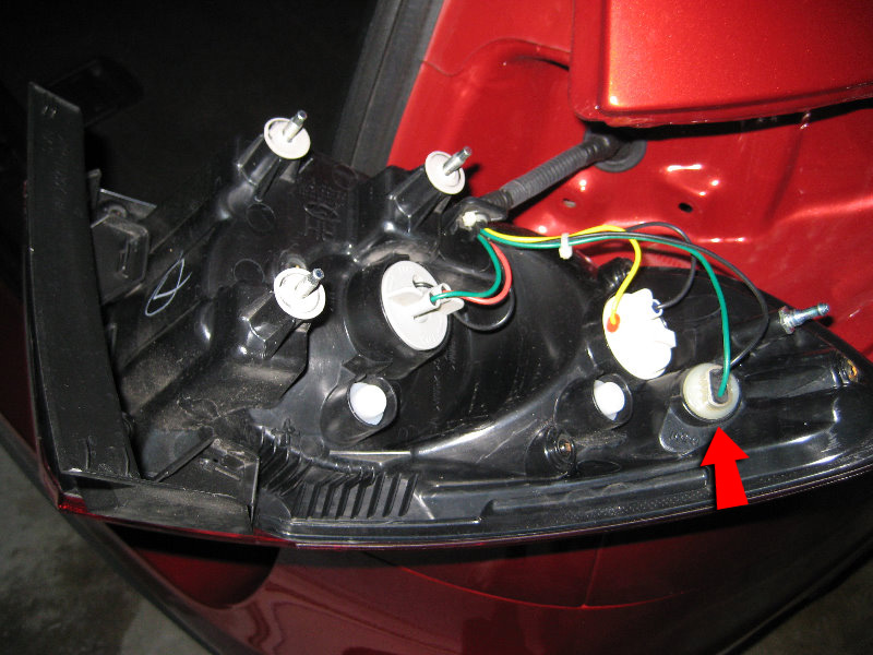 Патрон с лампой заднего бокового габаритного огня на Hyundai Santa Fe CM 2006-2012