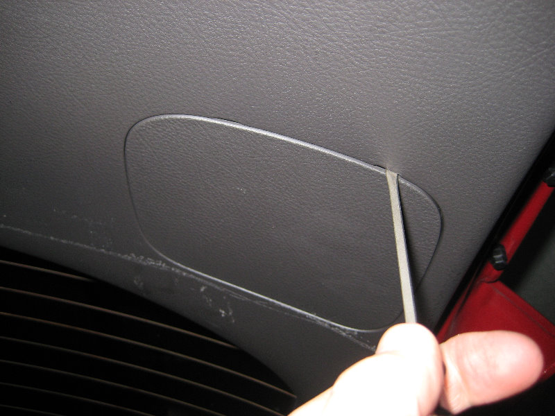 Поддеть крышку задка двери на Hyundai Santa Fe CM 2006-2012
