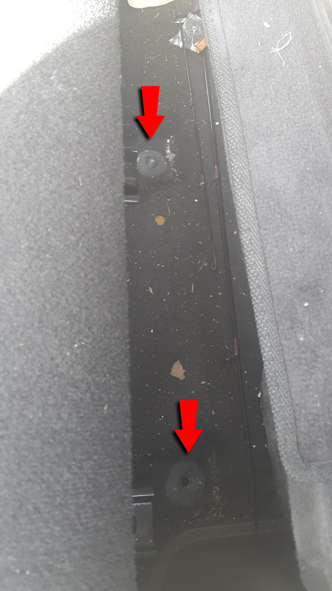Болты крепления задних сидений на Hyundai Santa Fe CM 2006-2012