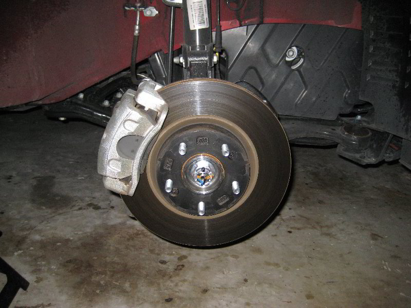 Снять правое колесо на Hyundai Santa fe CM 2006-2012