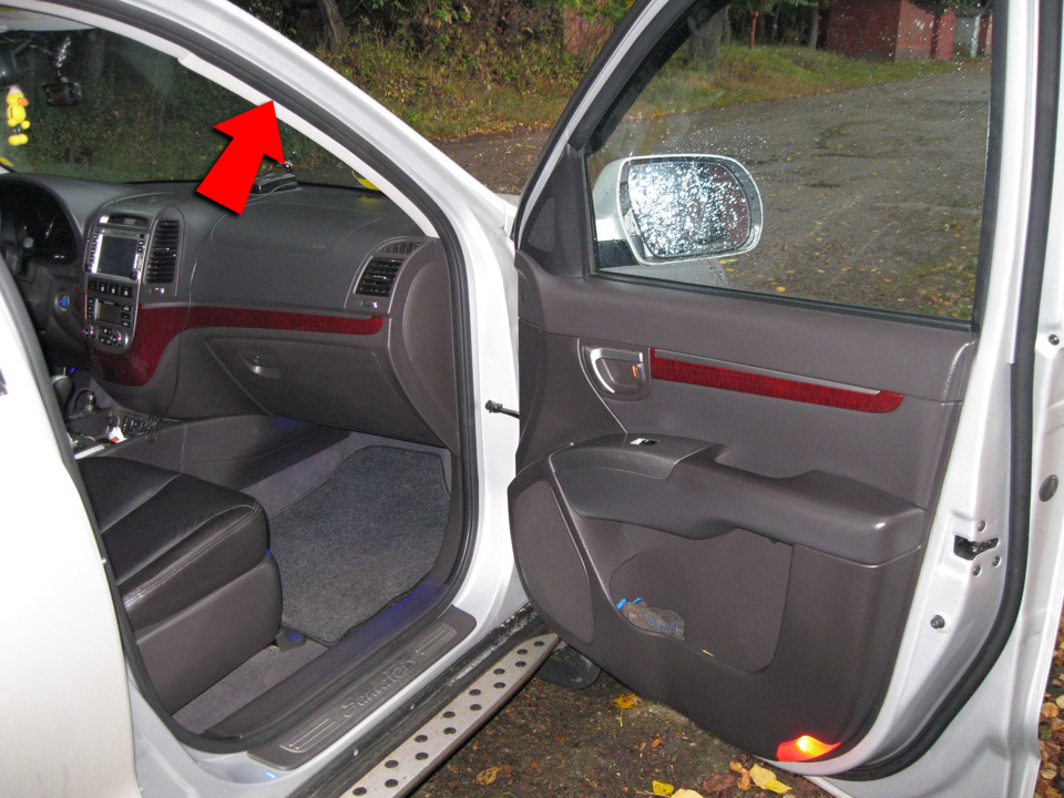 Уплотнитель двери на Hyundai Santa Fe CM 2006-2012