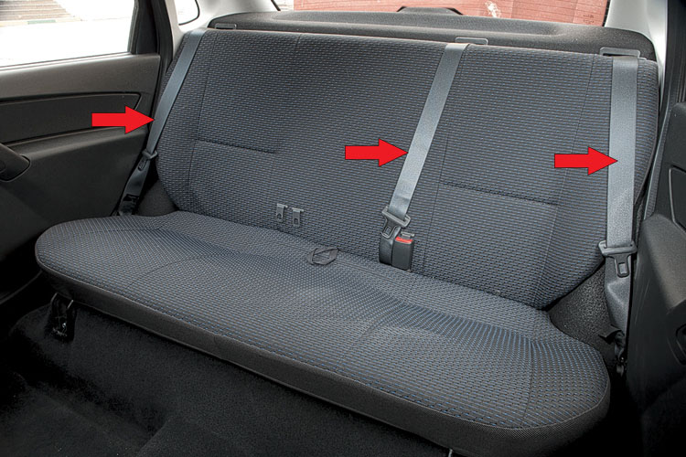 Размещение ремней безопасности пассажиров заднего сиденья Лада Гранта (ВАЗ 2190)