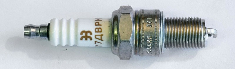 Свеча зажигания А17ДВРМ для 8-клапанного двигателя Лада Гранта (ВАЗ 2190)