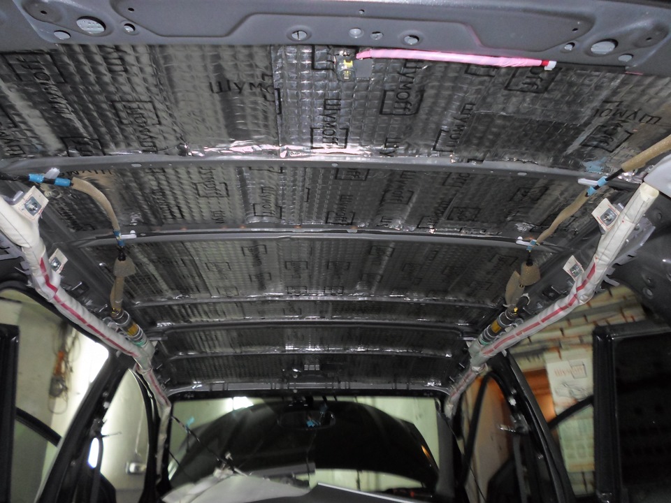 Виброизоляция потолка Toyota RAV4