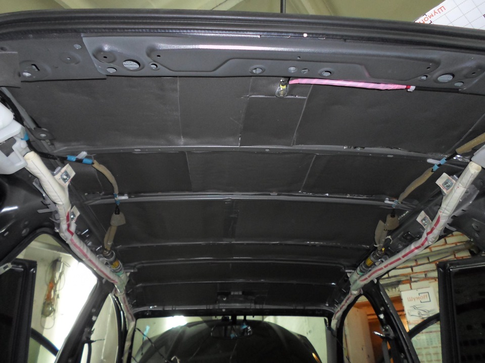Шумо- и теплоизоляция потолка Toyota RAV4