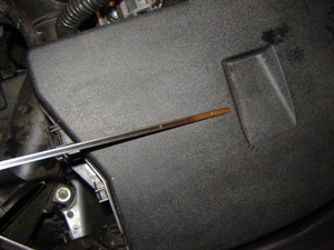Проверка уровня масла по щупу Toyota RAV4