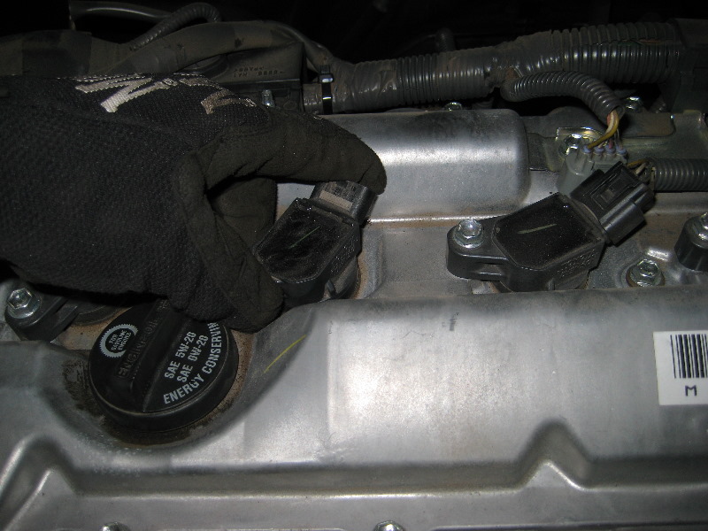 Извлечение катушки зажигания Toyota RAV4