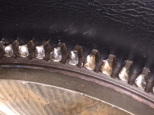 Износ зубьев венца маховика двигателя Toyota RAV4