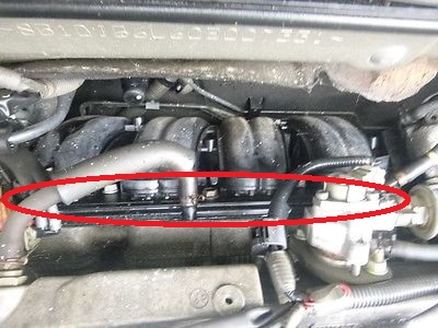Месторасположение прокладки впускного коллектора двигателя Toyota RAV4