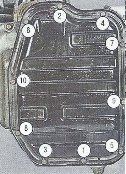 Болты крепления крышки масляного картера Nissan Primera