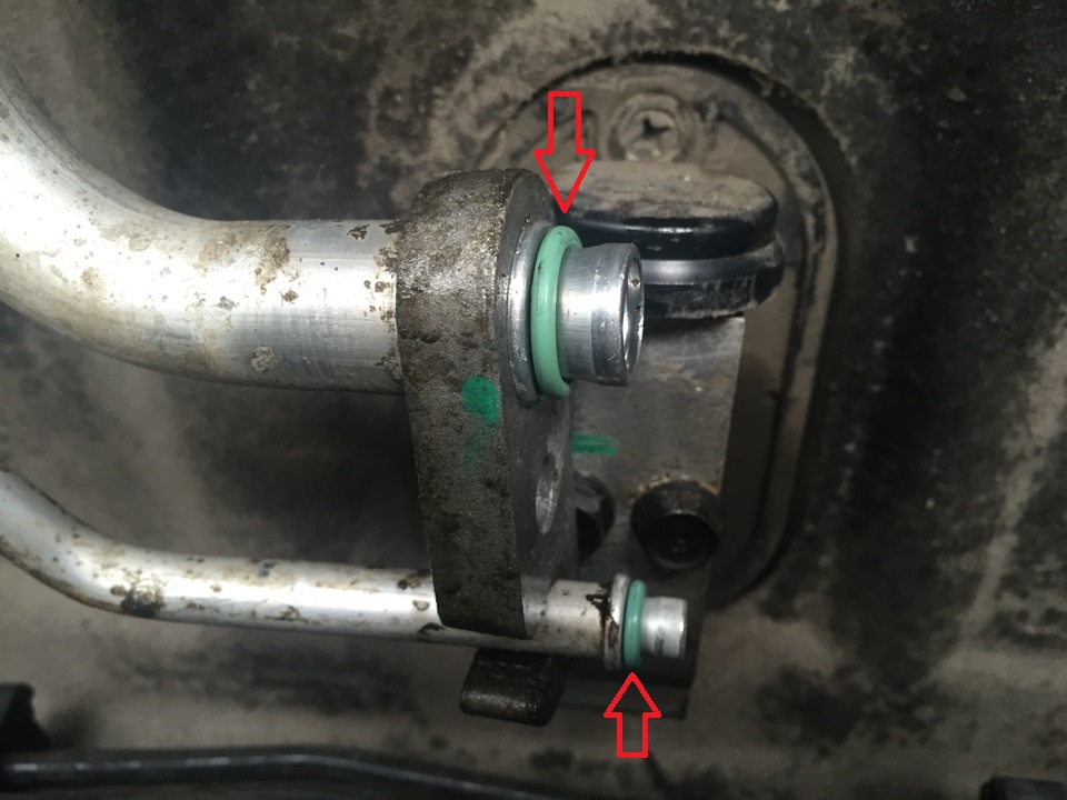 Заменить уплотнительные кольца трубопровода кондиционера на автомобиле Hyundai ix35