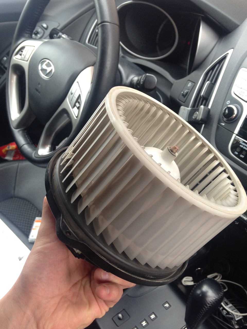 Вентилятор отопителя печки на автомобиле Hyundai ix35