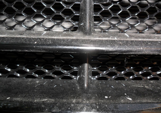 Сетка в решетку радиатора на автомобиле Hyundai ix35