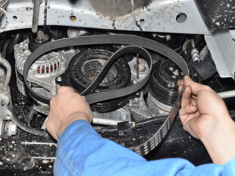 Снять вспомогательный ремень со шкивов на автомобиле Chevrolet Cruze J300 2008-2016
