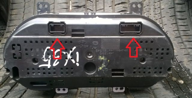 Разъемы комбинации приборов на автомобиле Hyundai ix35